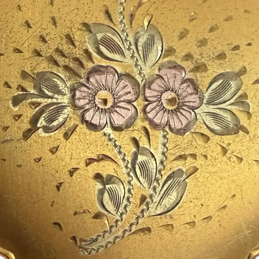 Vintage La Mode Compact Mirror Gold Tone Floral Heart Scalloped Vanity
